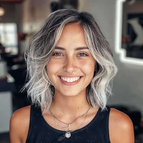 Carré cheveux gris dégradé : 12 idées pour être canon et stylée Image