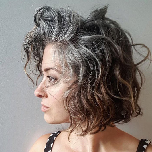 Transition cheveux gris : combien de temps ça prend, vraiment ?